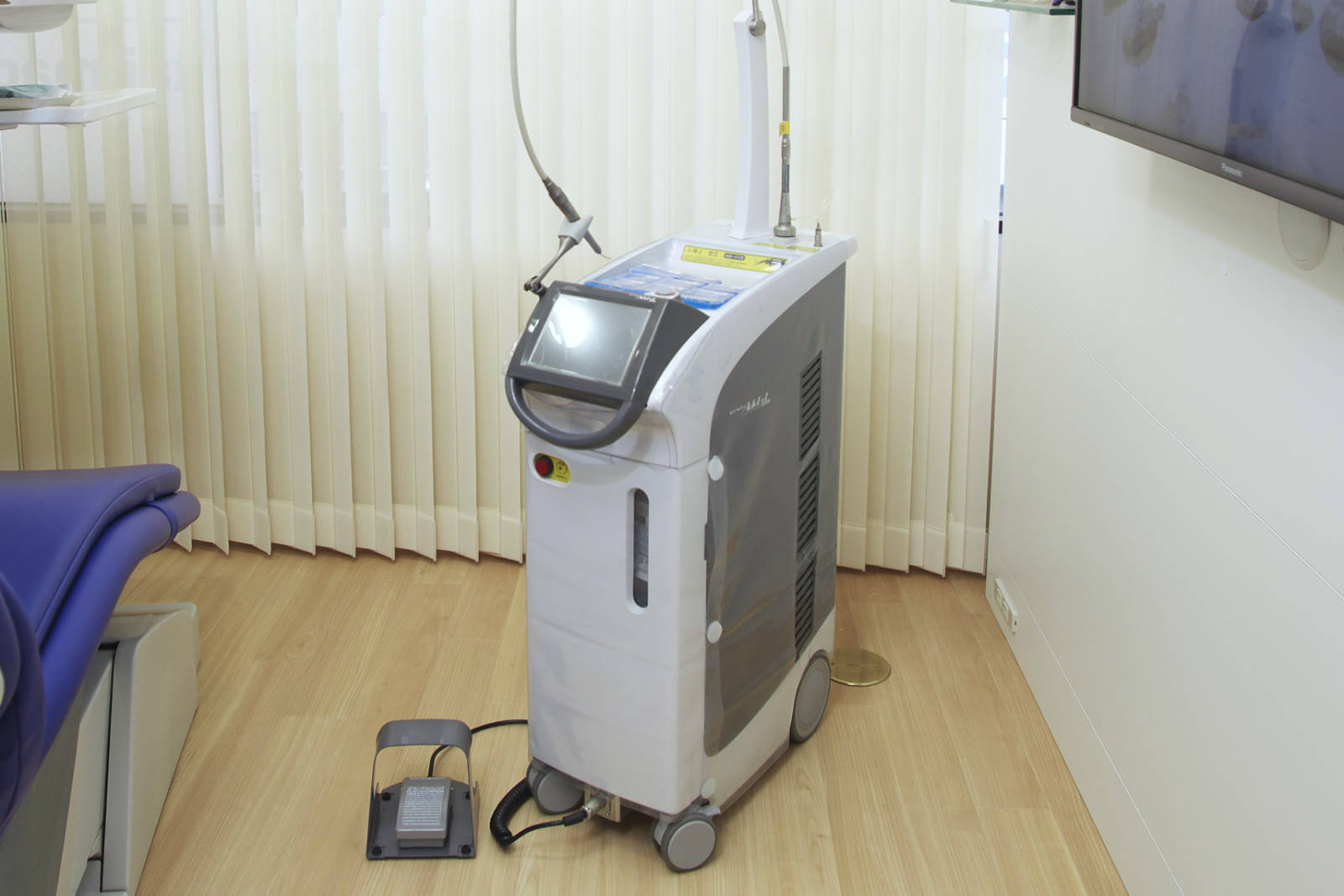 レーザー（Er:YAG Laser）